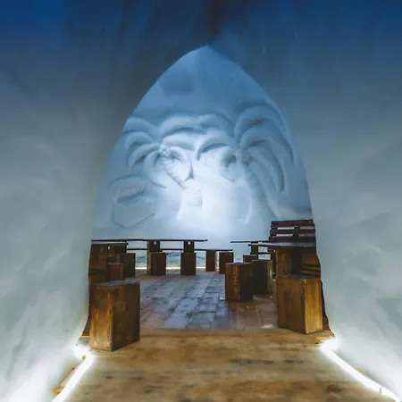 Village Igloo Les Arcs 5*
